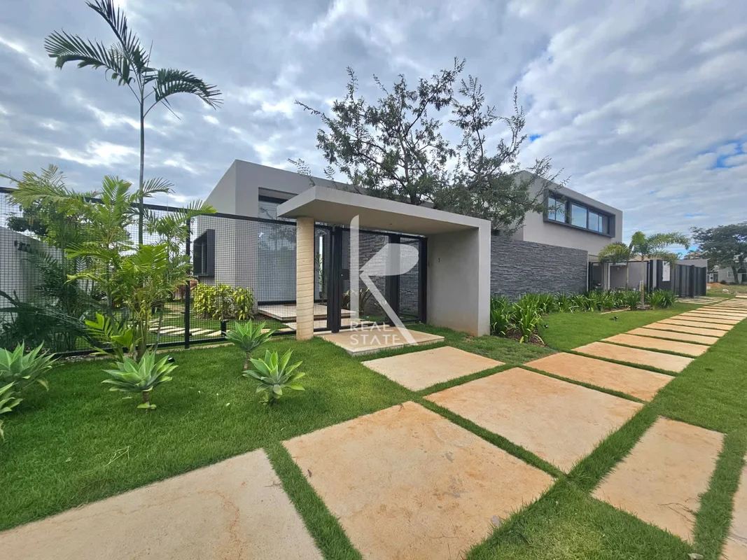 Descubra esta linda casa à venda na Quadra 08, Avenida das Paineiras, no Jardim ...