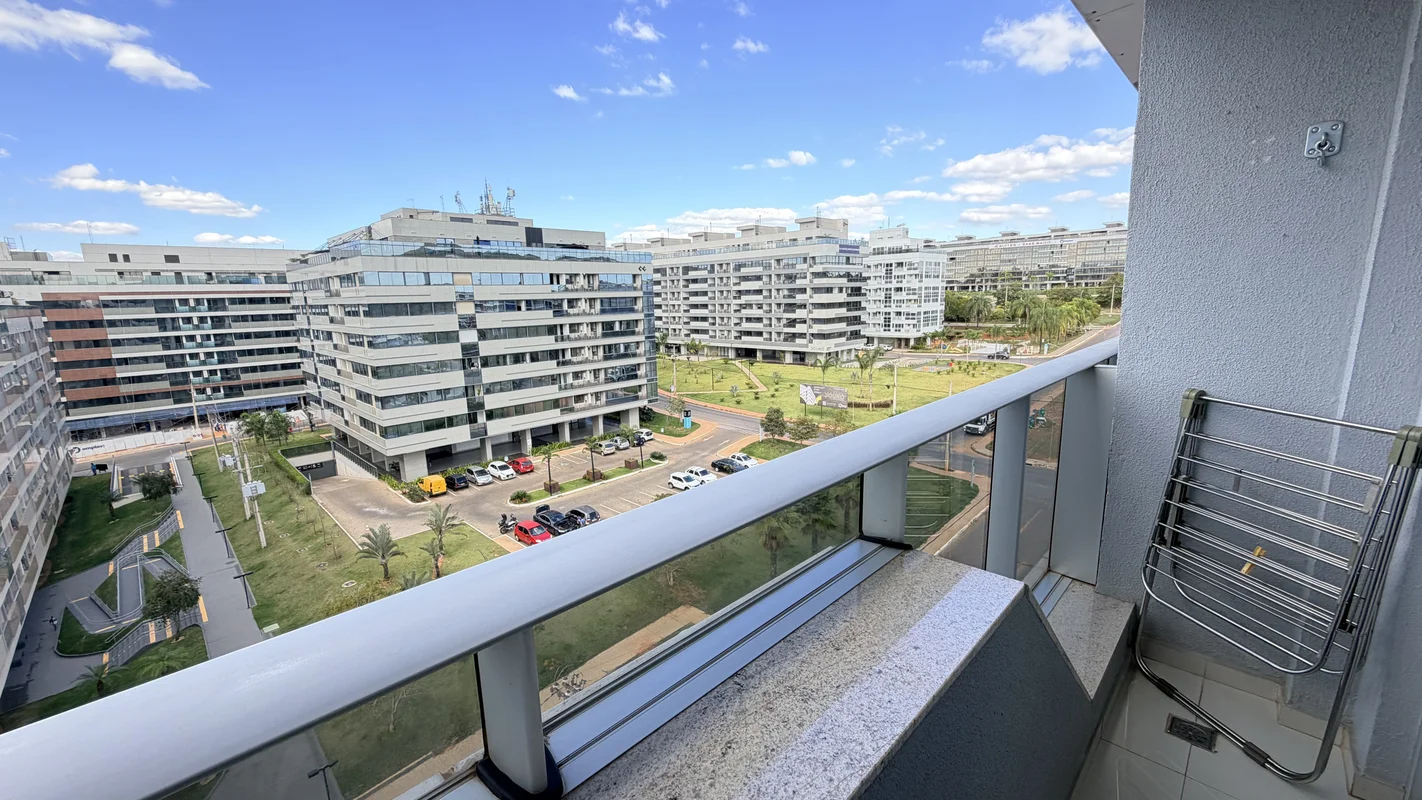 Grande oportunidade de compra em prédio 100% residencial, com linda vista livre ...