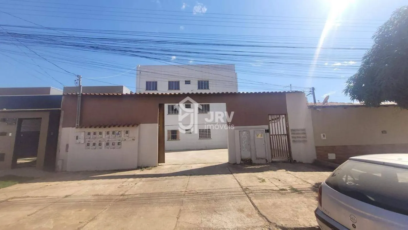 Apartamento 02 qts Térreo, sendo 01 suite Armários cozinha 46m2 Prédio com térre...