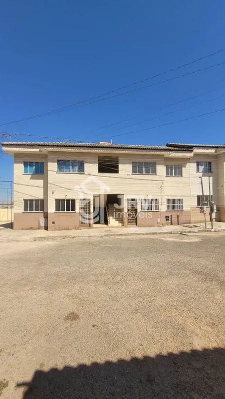 Valor R$ 110.000 Apartamento 02 QTSPorcelanatoArmário na pia da cozinhaArmário n...