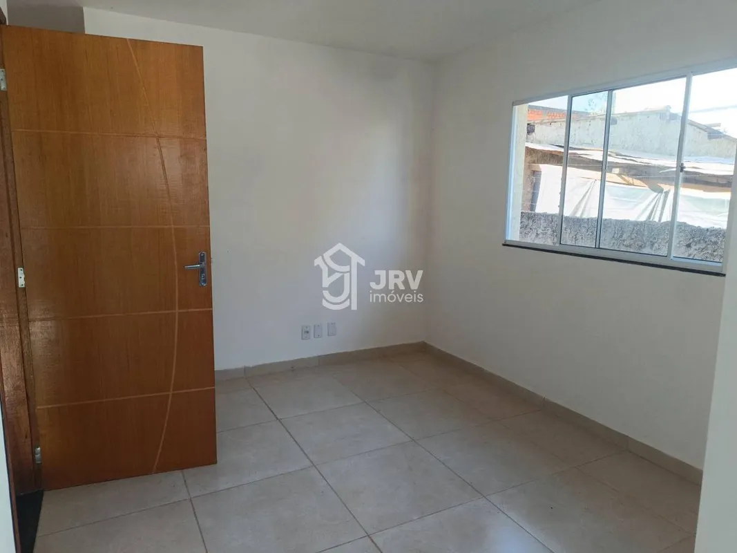 ?? Linda oportunidade de morar em um aconchegante apartamento!Localizado em uma ...