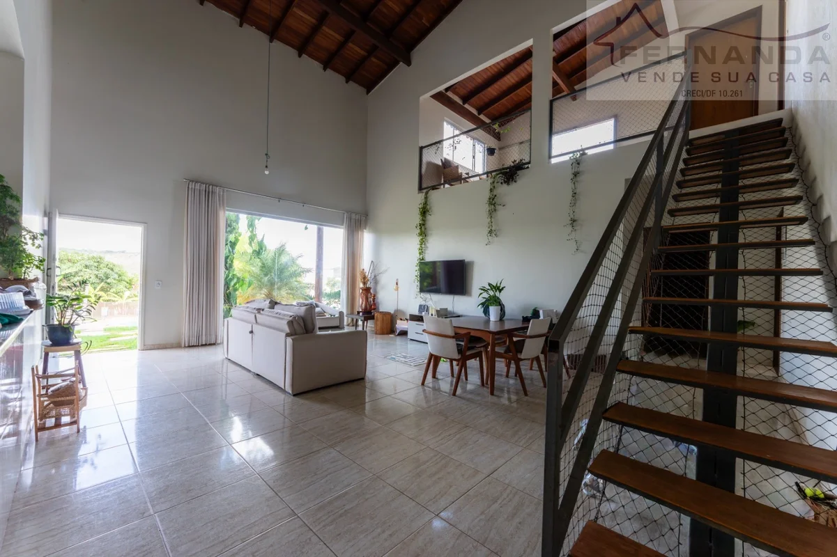 Algumas casas oferecem espaço. Outras oferecem qualidade de vida.Localizada no C...
