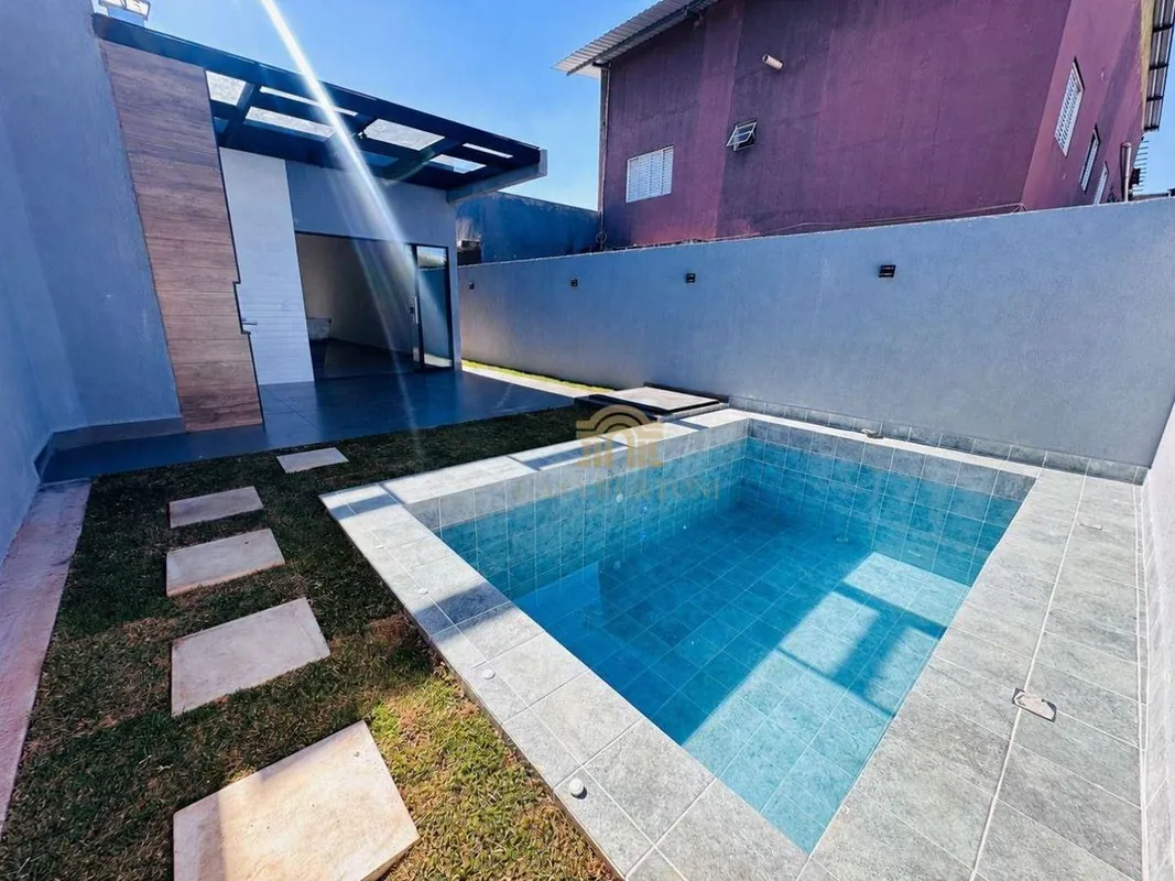 CASA MODERNA SHA 4 LOTE 270M² 3 SUÍTES 2 CLOSETS ÁREA GOURMETCasa moderna em con...