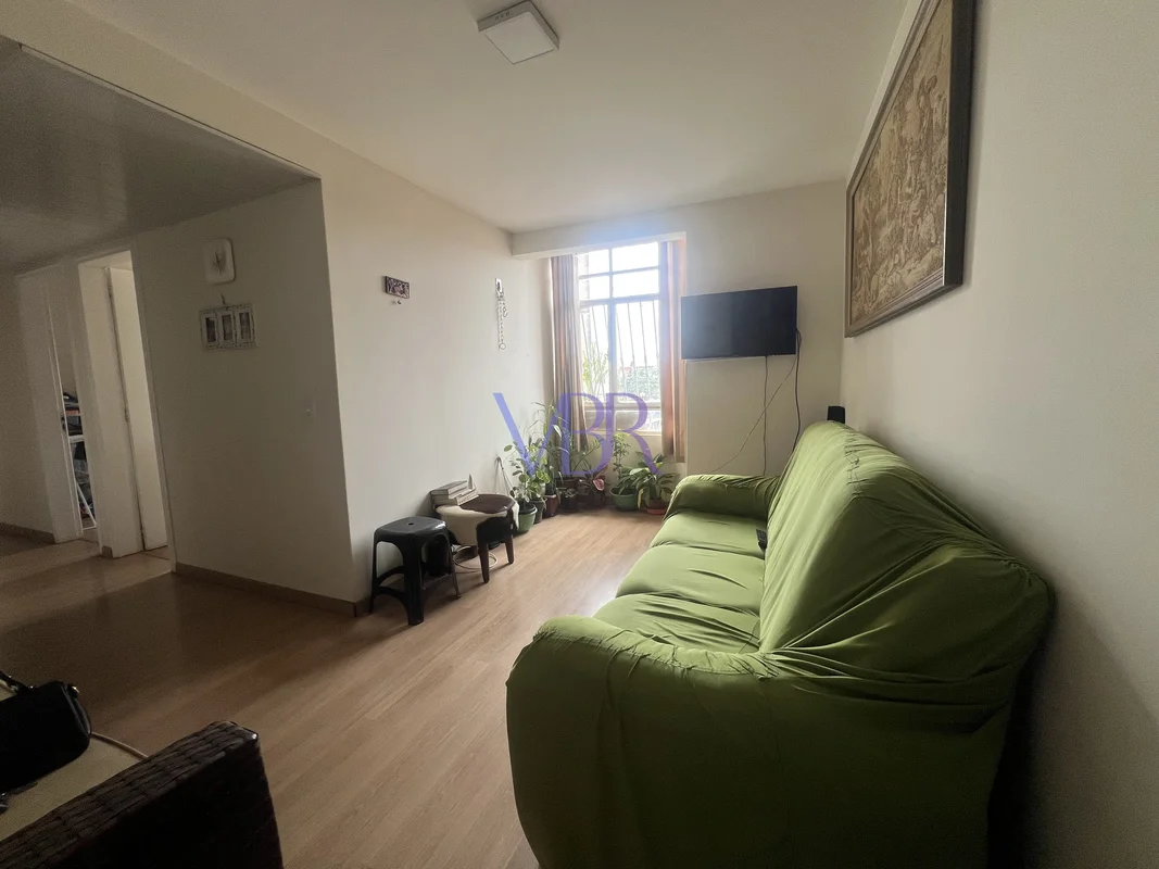 Vendo esse apartamento com 60m2, divididos em 3 quartos, sendo 1 com suíte, sala...