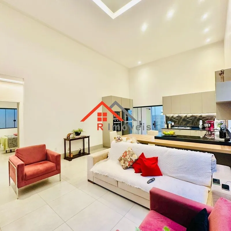  Casa em Arniqueiras com 03 suítes Sala com pé direito duplo Cozinha completa co...