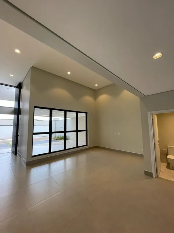 Casa linda com 04 belas suítes; Cozinha com armários planejados; Sala de estar; ...