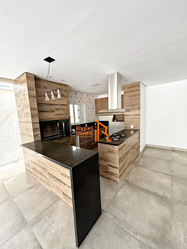 - Casa deslumbrante em Arniqueiras - 4 quartos espaçosos, todos suítes - Armário...