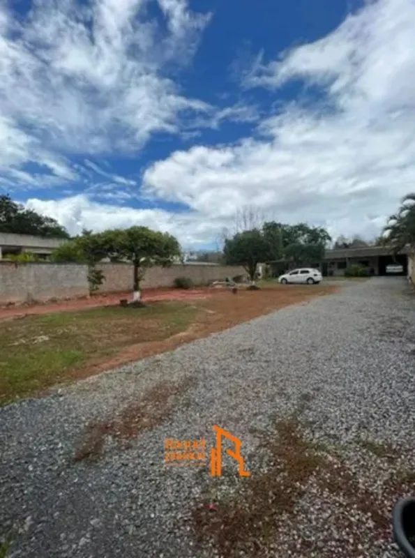 Investimento: R$ 920.000,00 CESSÃO DE DIREITO Metragem: - 800m² - 20m² de frente...