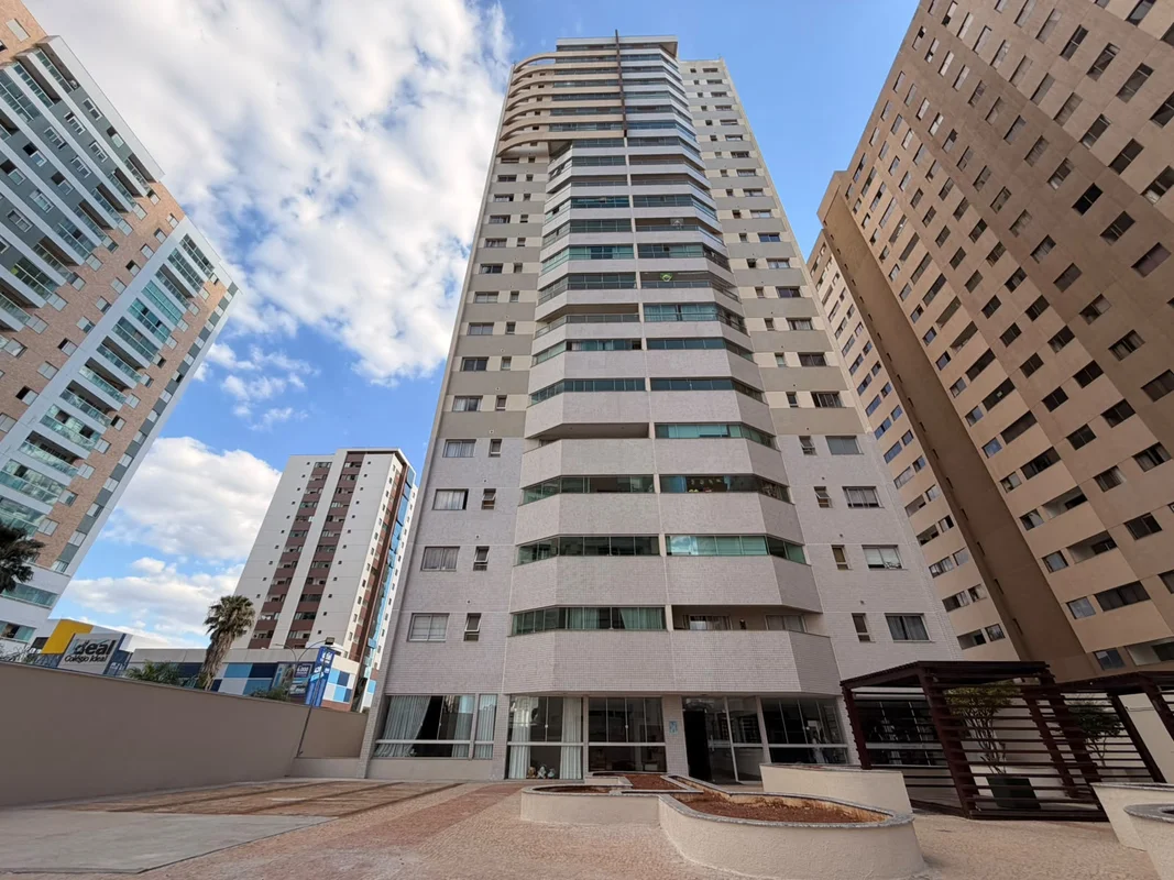 Excelente apartamento, todo em porcelanato.Com 4 quartos, sendo 2 suites, 1 banh...