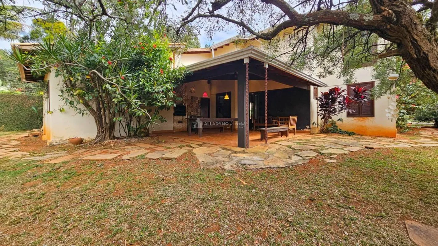 QUINTAS BELA VISTA | CASA COM HOME CINEMA, ESCRITÓRIO E AMPLO JARDIMAlladyno Imó...