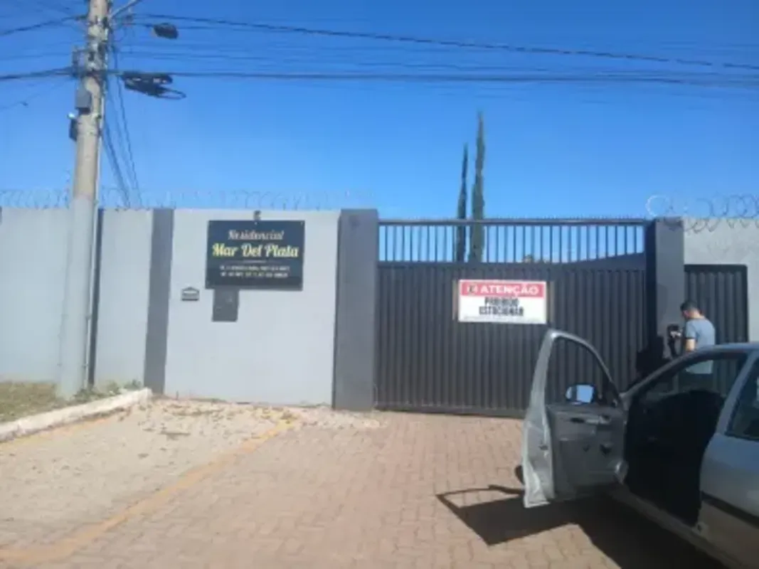 Vendo lote comercial com 560 m² escriturado com galpão 100m² + uma kit de 45 m² ...