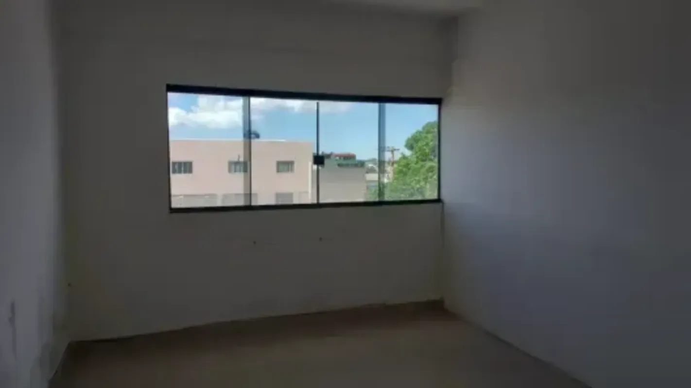 Alugo sala comercial na quadra 301 do Recanto das Emas com + ou menos 70m², com ...