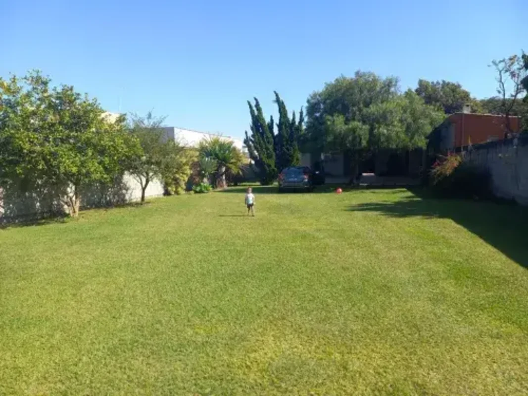 JDM IMOBILIÁRIA VENDE :Excelente casa dentro de condomínio, localizada na Ponte ...