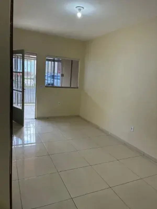 JDM IMOBILIÁRIA VENDE :Excelente casa, localizada na Candangolândia - QR 7, Conj...