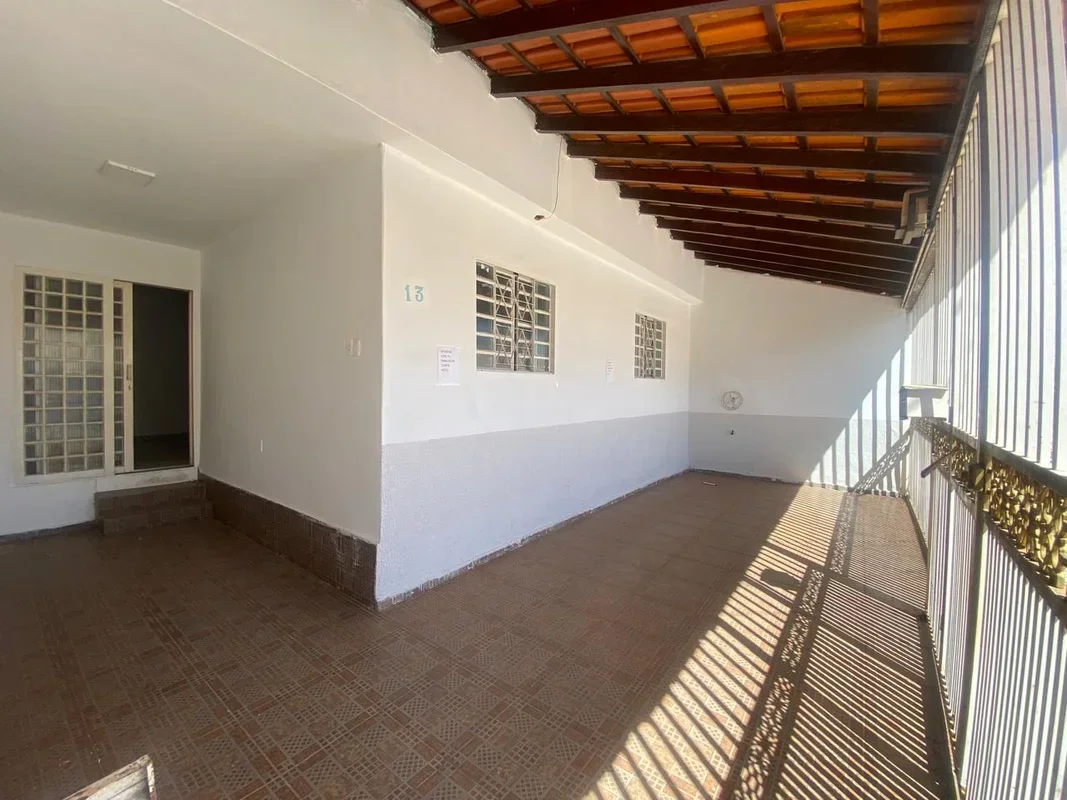 Venda- Casa 04 qts sendo uma suite - QNM 20 Ceilândia Norte Composto:04 qts send...