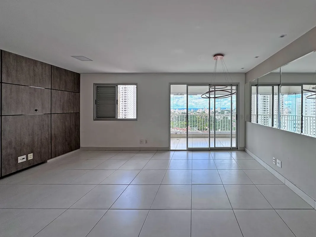 Apartamento semi mobiliado de 108 mÂ² privativos com 3 quartos, sendo todos eles...