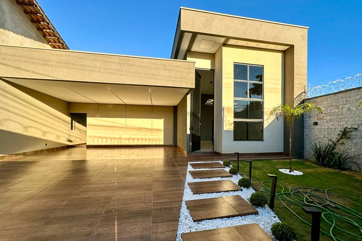 Casa com 180 mÂ² de construÃ§Ã£o em terreno de 365 mÂ², projetada para oferecer ...