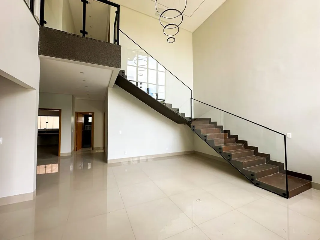 Sobrado com 414,40 mÂ² de Ã¡rea construÃ­da, com sala ampla e pÃ©-direito duplo,...