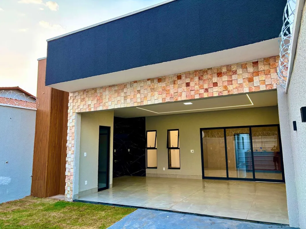 Casa de alto padrÃ£o Ã  venda no Buriti Sereno, O imÃ³vel conta com 145 mÂ² de Ã...