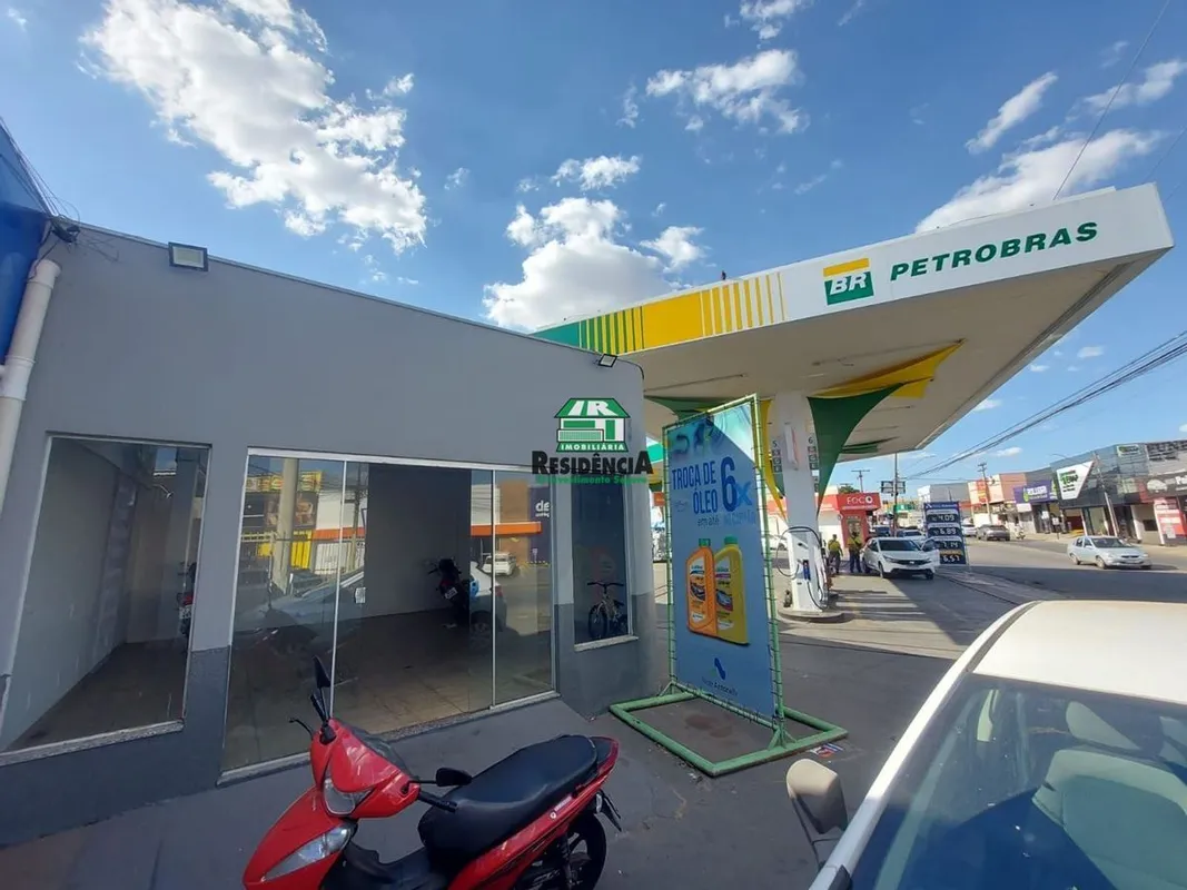 O imóvel conta com:Salas amplas, com cerca de (60 m²) e (40m²) cada;Possibilidad...