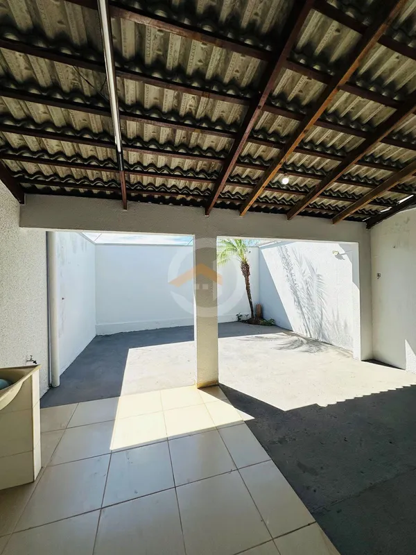 CASA NO SETOR FAIÇALVILLE - 2 Vagas de Garagem - 3 Quartos sendo 1 suite - Sala ...