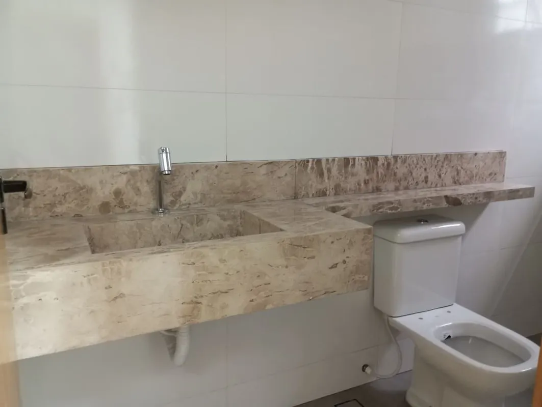 95 metros de área06 metros de lavanderia coberta Totalizando 101 M²150 metros de...
