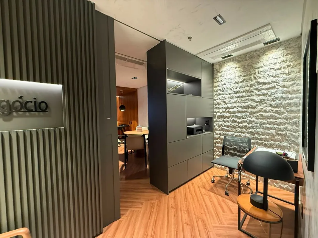 Excelente sala comercial mobiliada, pronta para uso, em uma das regiões mais val...