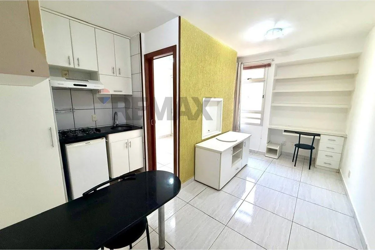 RE/MAX Prime aluga linda kitnet em ótima localização do Sudoeste:O espaço aconch...