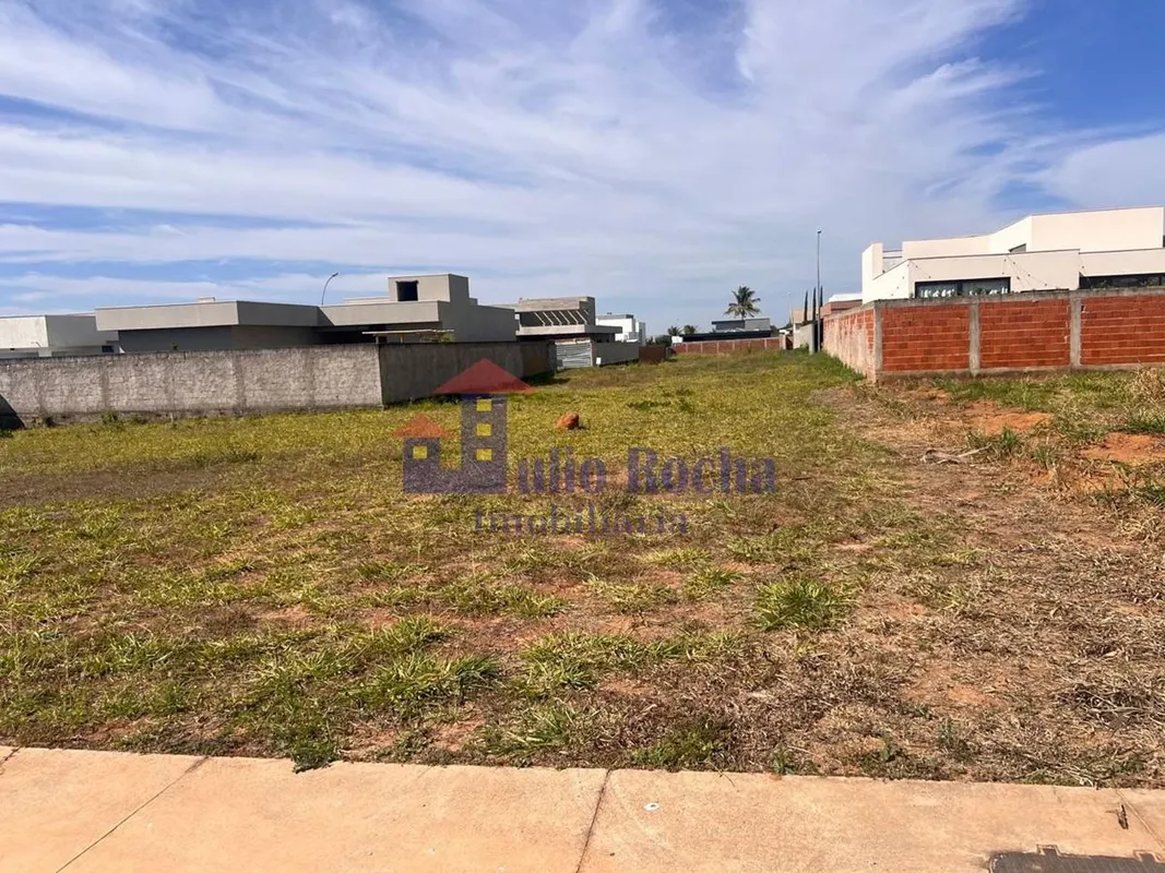 JULIO ROCHA IMOBILIARIA VENDE!MARAVILHOSO LOTE REGULARIZADO NO BOULEVARD RESIDEN...