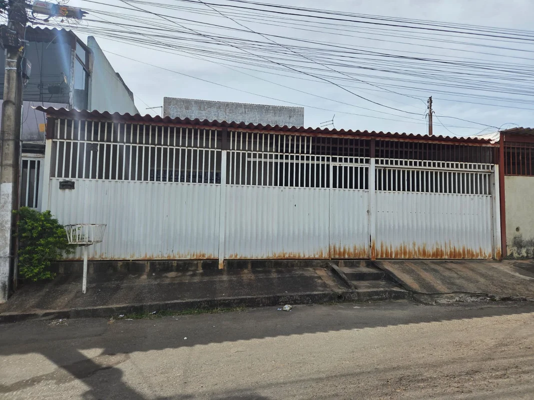 Casa 102 Recanto das Emas com 3 quartos e 1 suite. ACEITA FINANCIAMENTOFernando ...