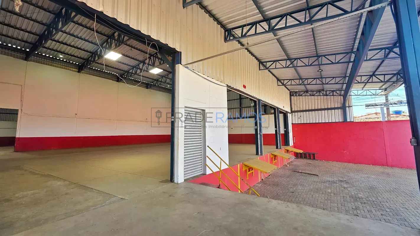 Galpão Logístico para Locação 1.320m² Construídos 6 Docas Pátio para Manobra Pró...