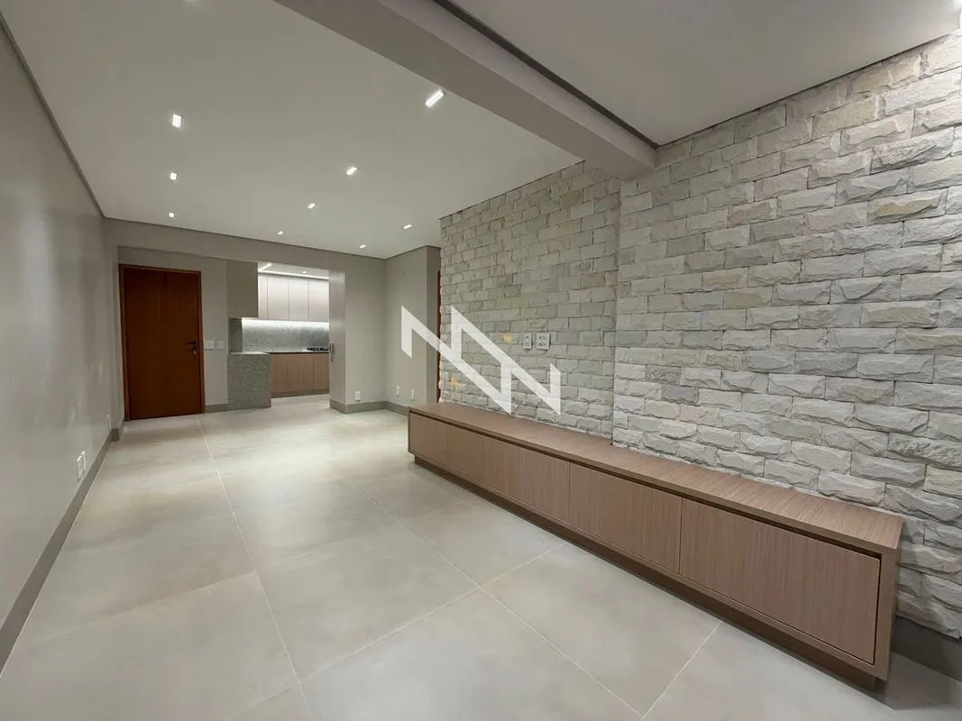 Excelente oportunidade no Setor Bueno! Apartamento reformado com 76m², distribuí...