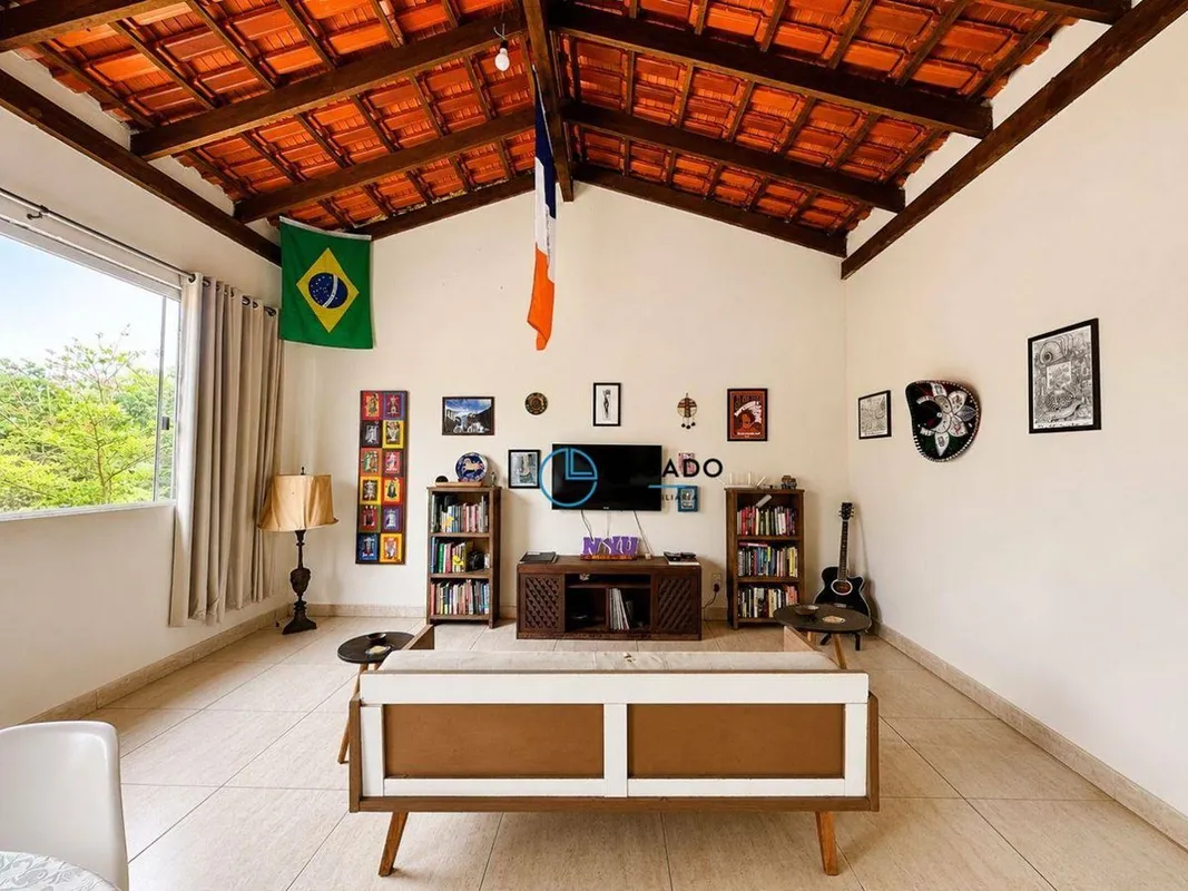Invista em uma casa em terreno rural e desfrute de um estilo de vida tranquilo e...