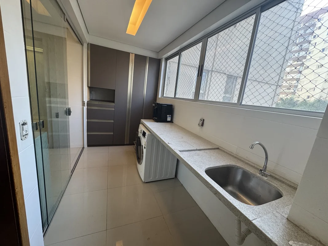 Apartamento reformado à venda no Riviera Dei Fiori em Águas ClarasLocalizado em ...