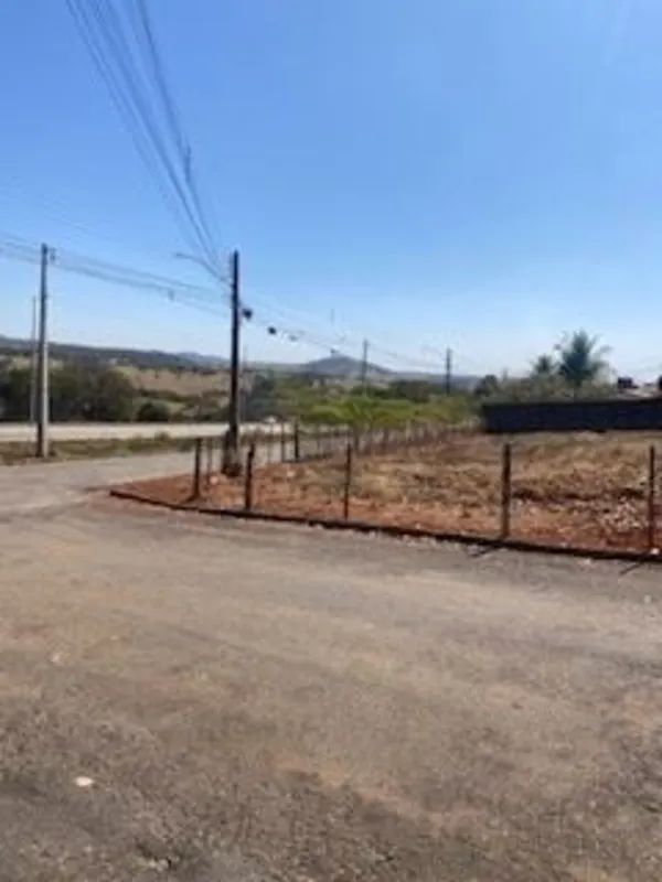 Área Comercial à Venda Frente para a GO-070 Inhumas/GO Excelente área comercial ...