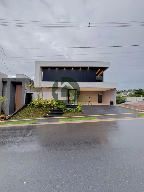 Casa Miritis - Jardins Bolonha- Área construída: 372,62 m²- Área do lote: 360 m²...