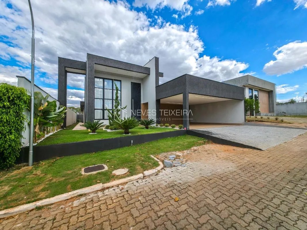 NEVES TEIXEIRA IMÓVEIS VENDEEspetacular casa térrea recém-construída na SMPW Qua...