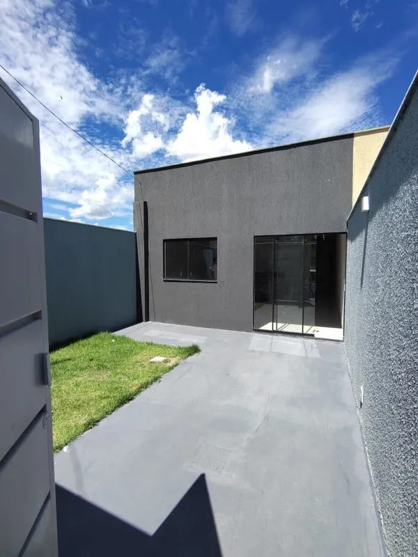 Casa nova à venda em Senador Canedo – Residencial Parque dos BuritisExcelente op...