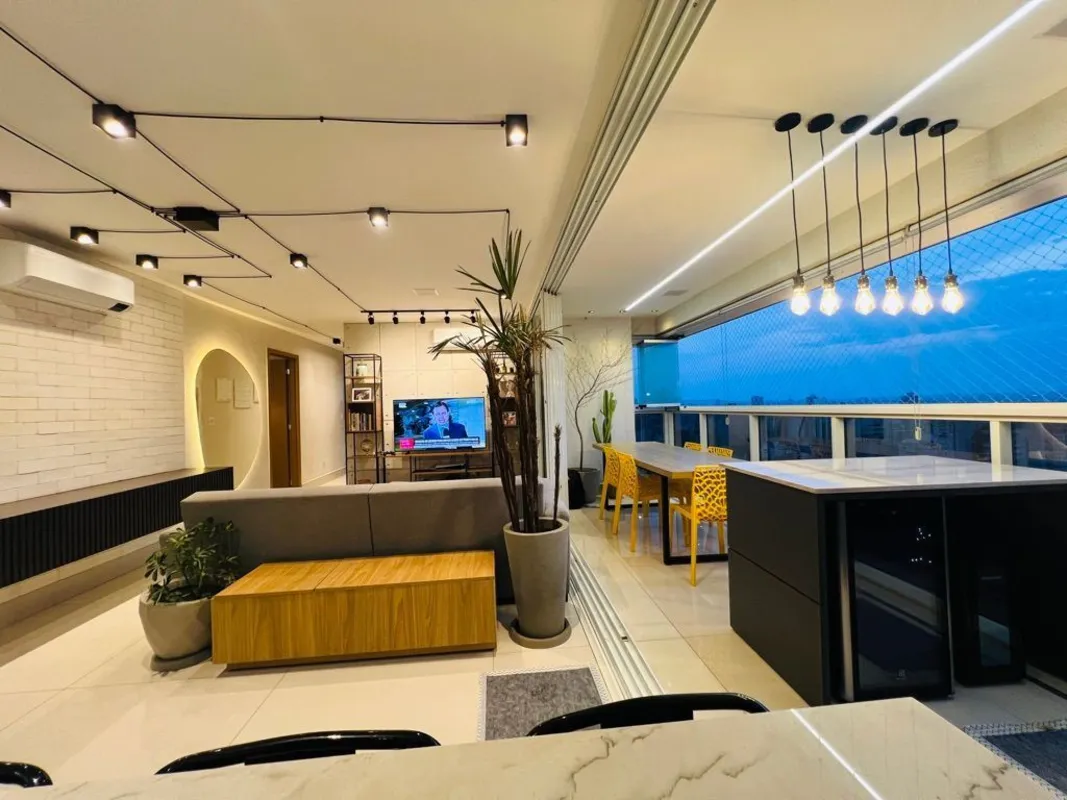 Apartamento com 126 metros quadrados no 32º andar, com 3 suítes sendo 1 com clos...