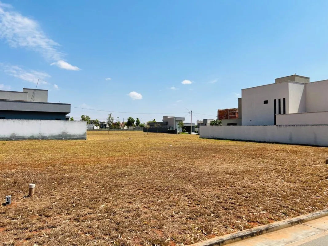Lote com 300 metros quadrados, totalmente plano, frente pro nascente, excelente ...