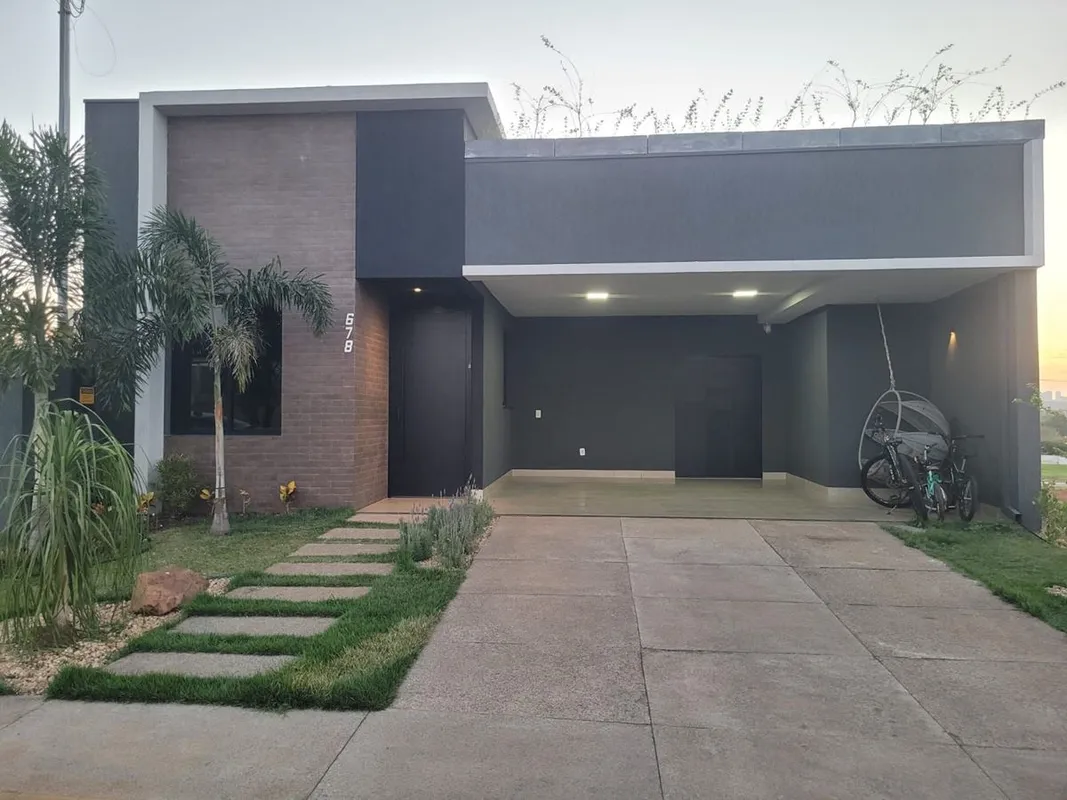 Casa à venda no Jardins Capri, em excelente localização na parte alta do condomí...