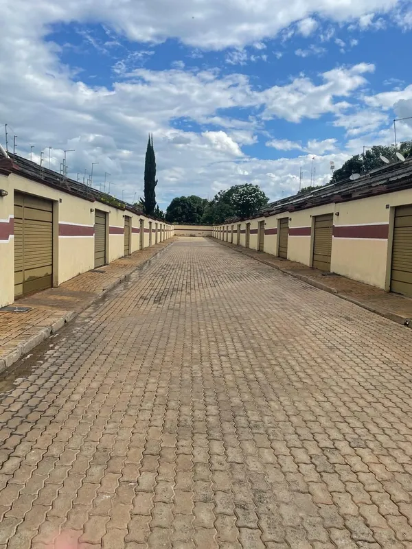 Ágio de casa no Vale das Brisas – Condomínio Eduardo AmaralValor do ágio: R$ 153...