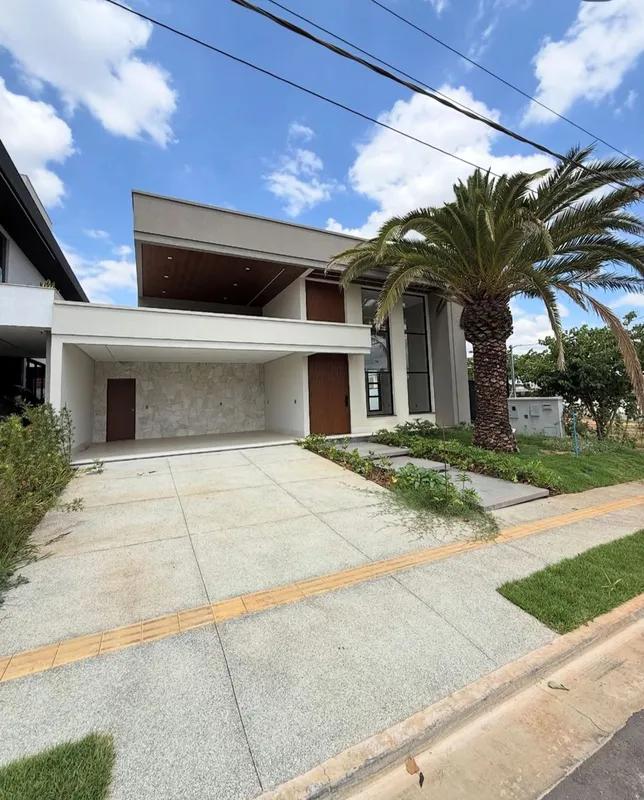 CASA À VENDA NO JARDINS SEVILHA?? Valor: R$2.600.000,00 Imóvel com terreno de 35...