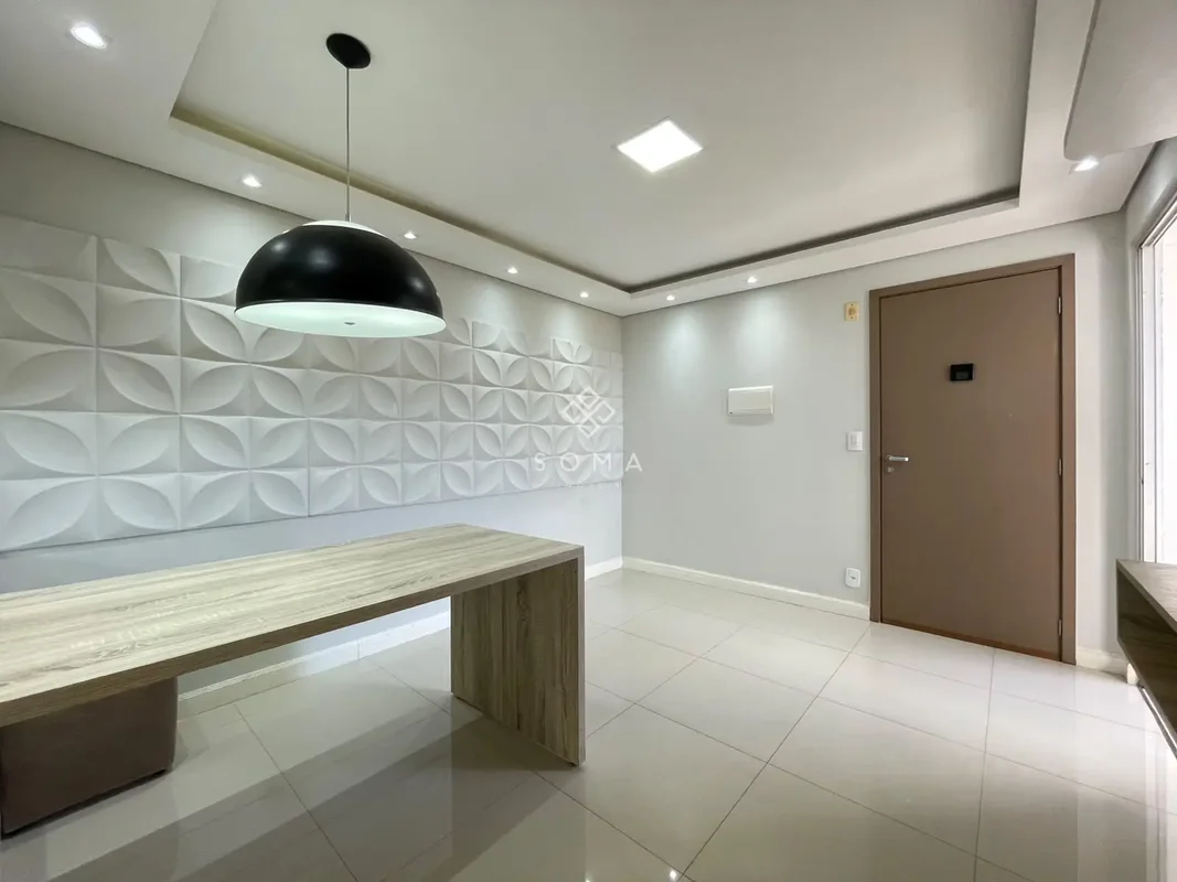 Características do imóvel: - Sala com projeto de iluminação, espelho, luminária,...