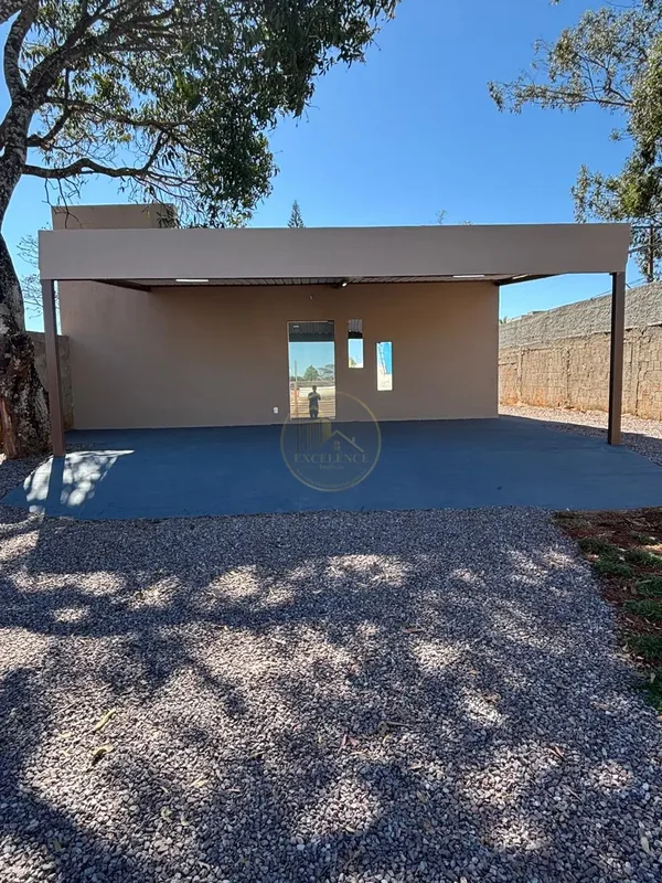 Casa térrea na Av. Alameda dos Ipês e Condomínio com toda infra estrutura;1 suít...