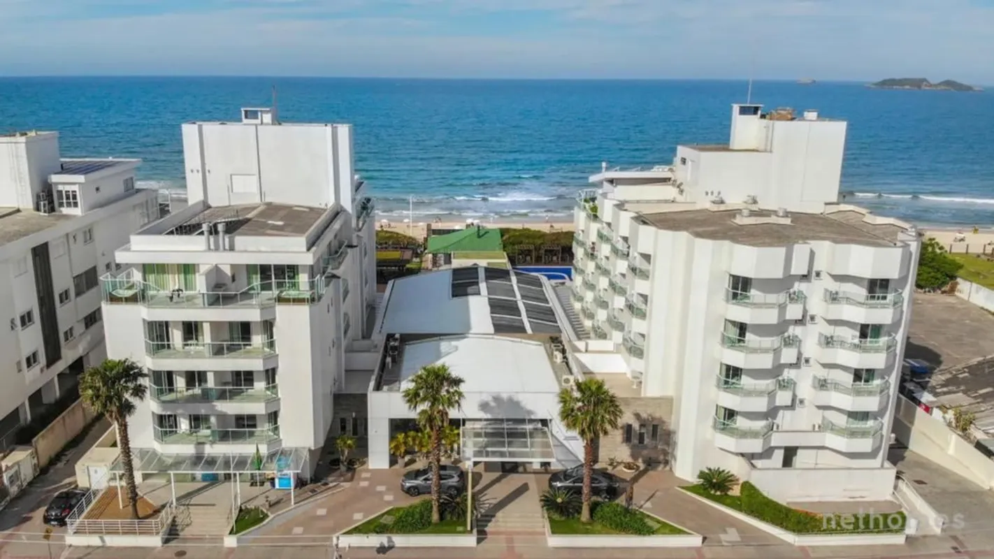 Localizado à Beira Mar da área nobre da Praia dos Ingleses, o hotel traz ao seu ...
