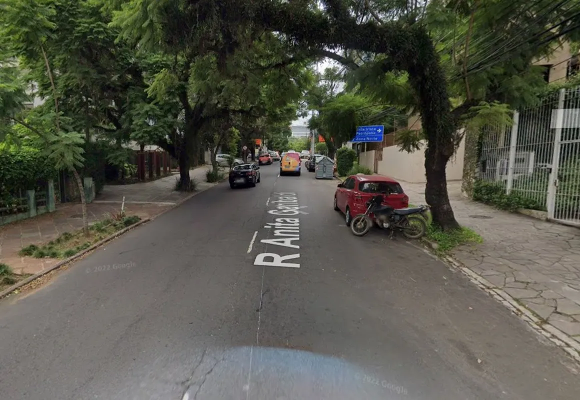 Excelente terreno em uma das ruas mais nobres do bairro Auxiliadora, em Porto Al...