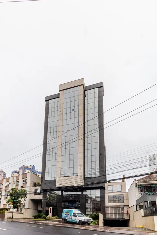 Conjunto comercial em prédio novo, nunca utilizado, junto ao Hospital Moinhos de...