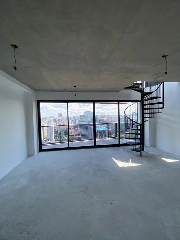 Descubra o luxo e a exclusividade nesta deslumbrante cobertura duplex, situada n...
