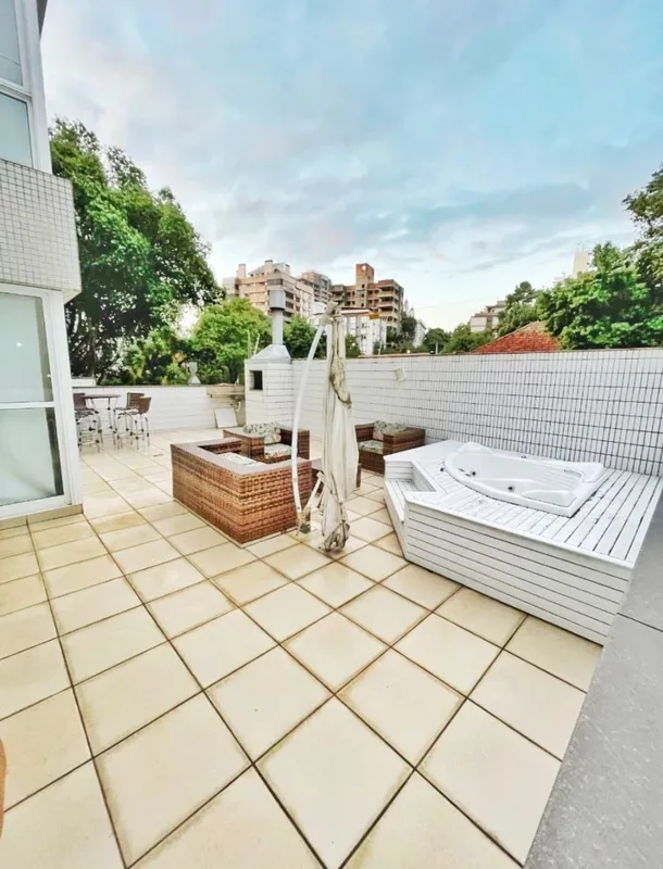 Apartamento garden, moderno amplo e charmoso bairro Petrópolis, em Porto Alegre....